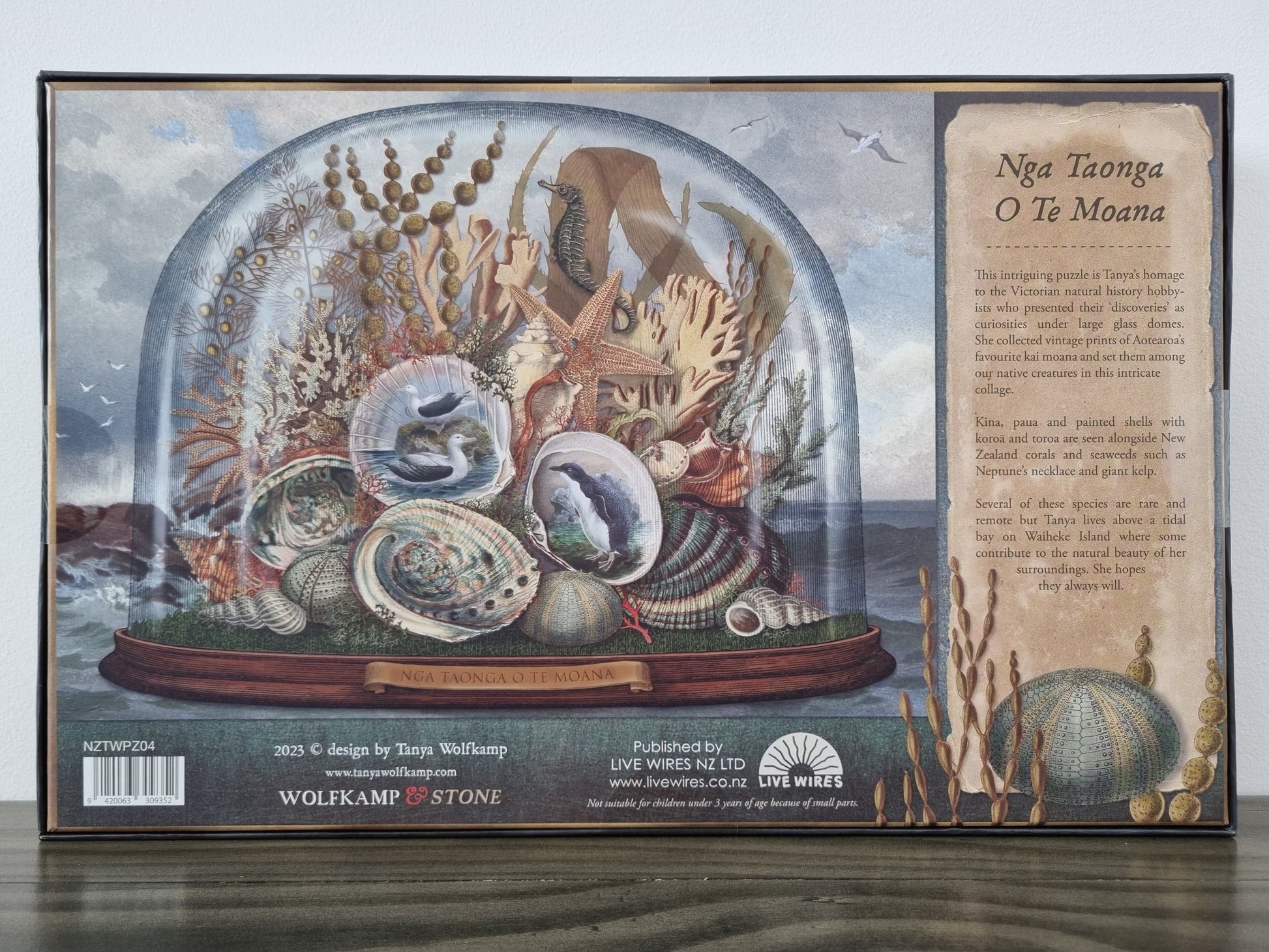 Nga taonga o te moana, a kiwiana 1000 piece puzzle depicting sea treasures of aotearoa designed in new zealand by wolfkamp and stone. 